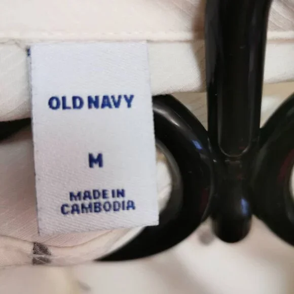 OLD NAVY  NEW Button up Polka Dot Shirt Crean Black SIZE (M) - Picture 7 of 7